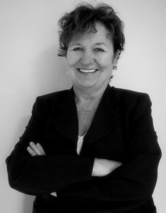 Dr Yvonne Boyer